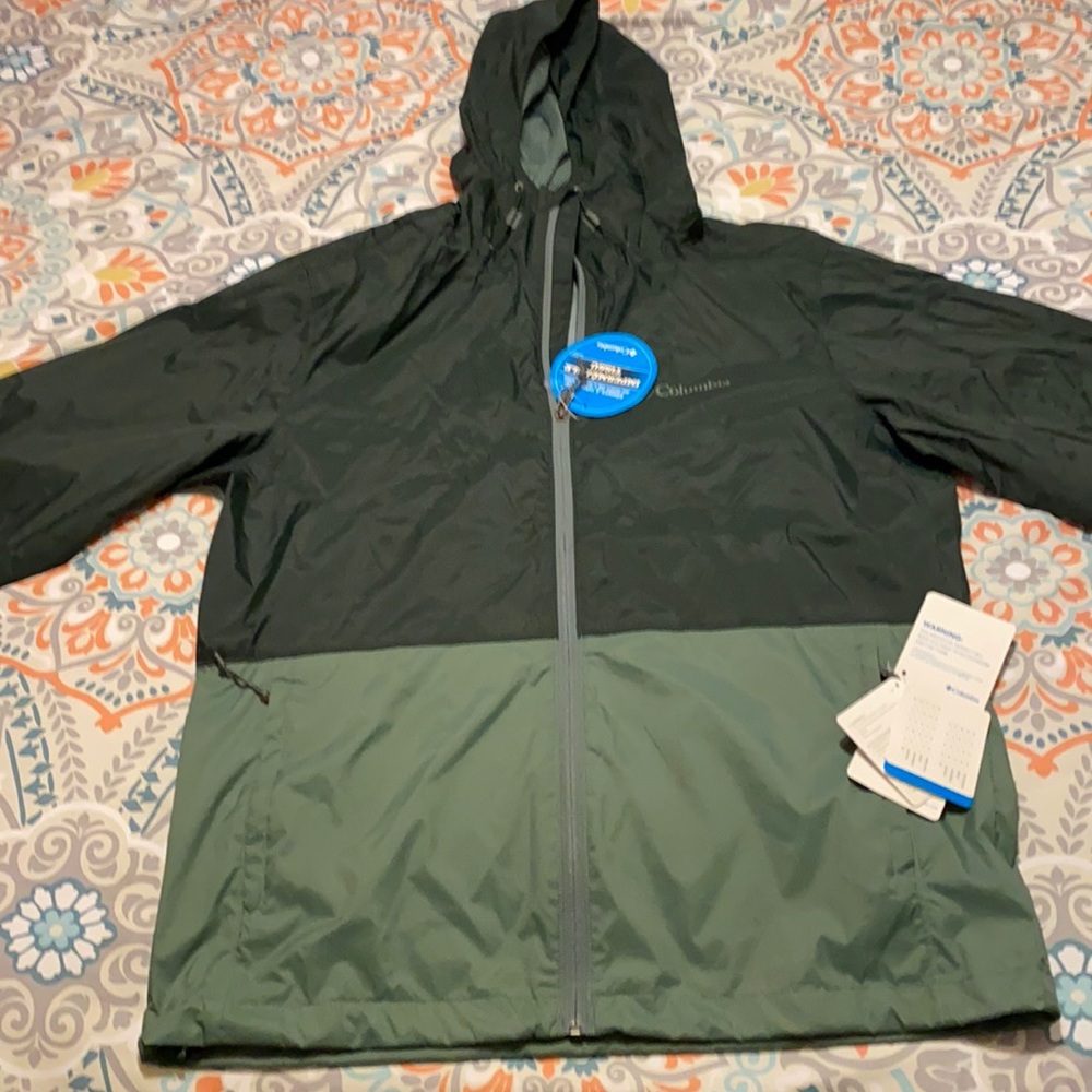 Columbia light water resistant jacket (medium)